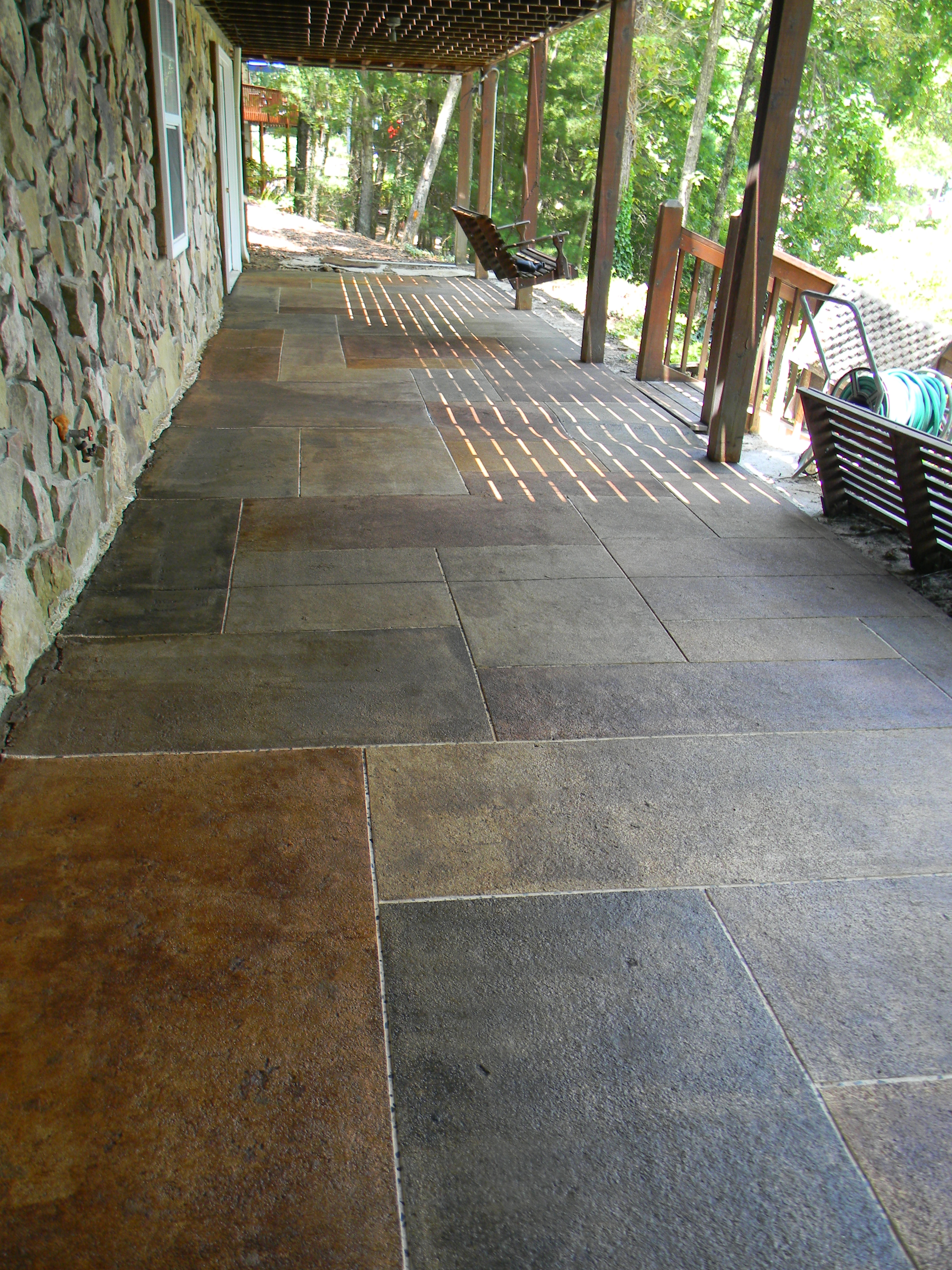 Picture of Ashler Slate pattern on a Patio.